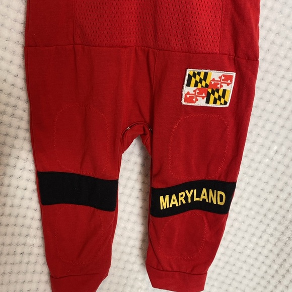 Fast Asleep football Jersey style baby outfit - Picture 4 of 7